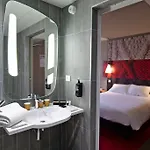 Ibis Hotel 3*