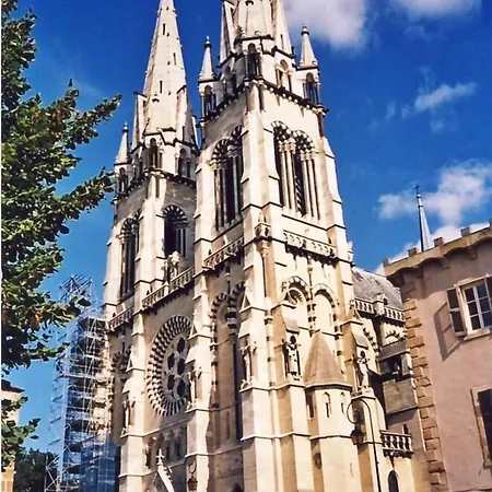 Отель Ibis Мулен