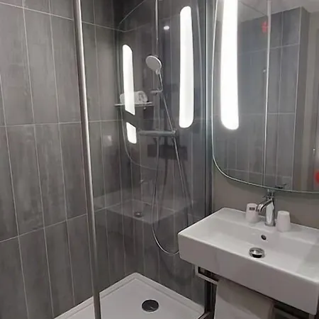 Ibis Hotel 3*