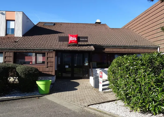Ibis Отель Мулен